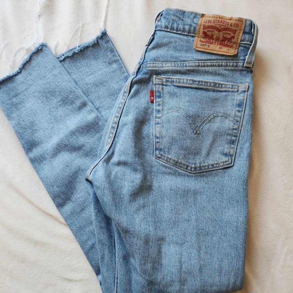 Levi mom jeans